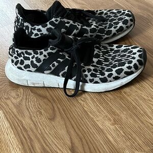 Adidas Sneakers